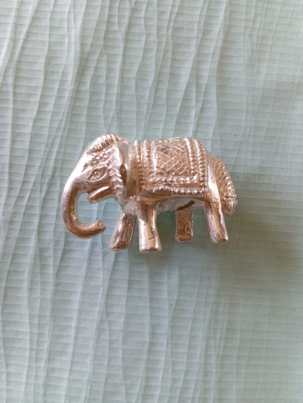 65 ग्राम शुद्ध चांदी (99.50%) से बना बिना जोड़ का हाथी ll pure silver jointless ELEPHANT ll with 99.50% hallmark - Image 2