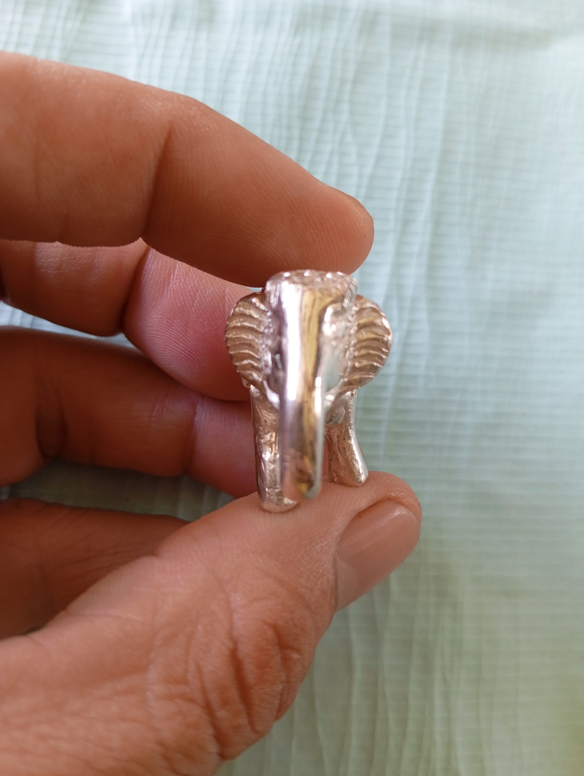 65 ग्राम शुद्ध चांदी (99.50%) से बना बिना जोड़ का हाथी ll pure silver jointless ELEPHANT ll with 99.50% hallmark - Image 6