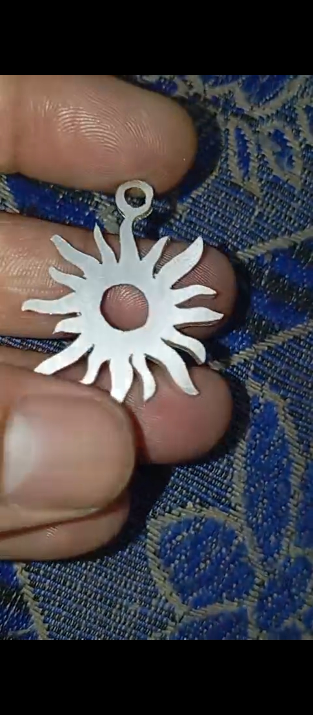10 ग्राम शुद्ध चांदी 99.50% में बना हुआ सूर्य देव का पेंडल ll बीच में स्टोन सहित - Image 10
